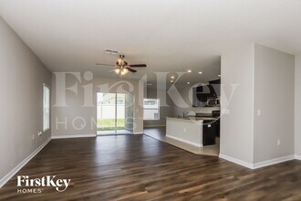 15413 Auburn Woods Ln, Unit 3 in Ruskin, FL - Foto de edificio - Building Photo