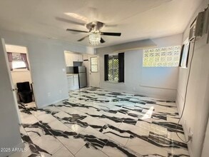 1328 E Clarendon Ave in Phoenix, AZ - Building Photo - Building Photo