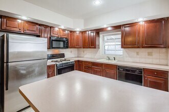 1916 Dickinson St in Philadelphia, PA - Building Photo - Building Photo