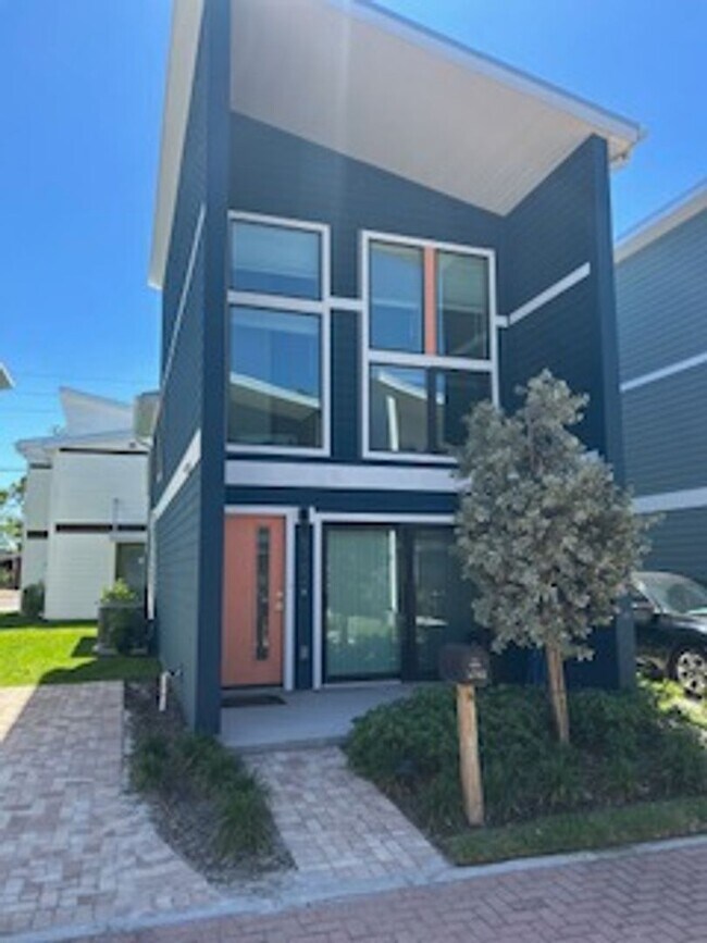 property at 5762 75th Terrace