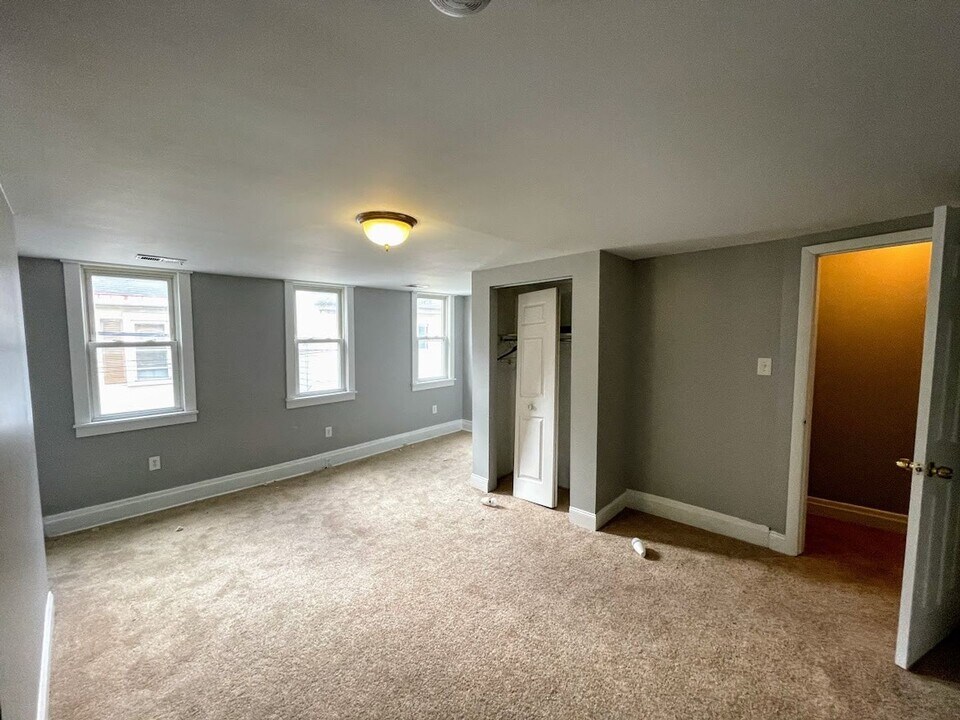 1923 Larkins Wy in Pittsburgh, PA - Building Photo