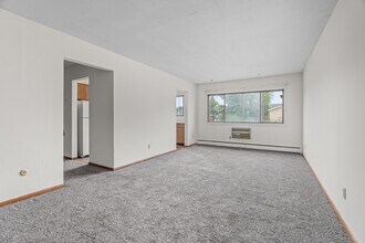 424 N English St in St. Paul, MN - Building Photo - Building Photo