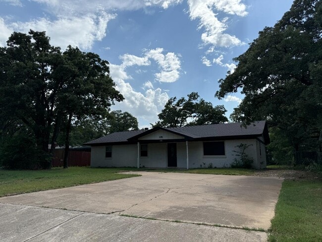 property at 125 Briarwood Dr