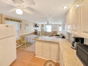 250 North End Blvd-Unit -1 in Salisbury, MA - Building Photo - Building Photo