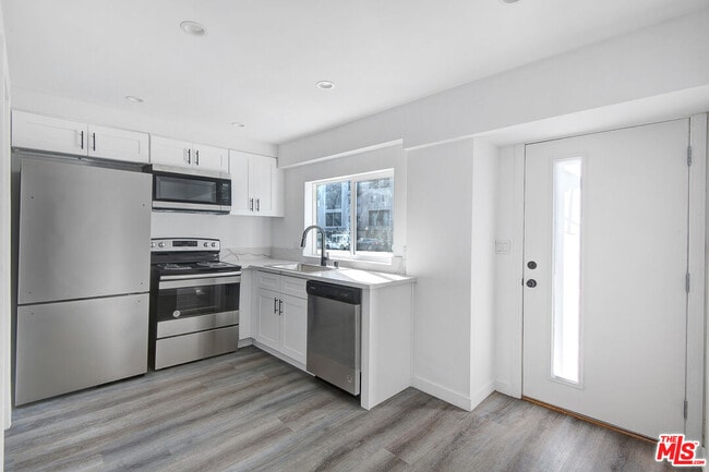 property at 1610 S Beverly Glen Blvd