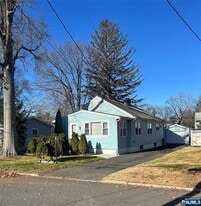 491 Elizabeth St in New Milford, NJ - Building Photo