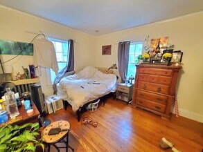 27 High St, Unit 1 in Brookline, MA - Building Photo - Building Photo