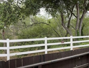 1057 Meadow Way in Arroyo Grande, CA - Building Photo - Building Photo