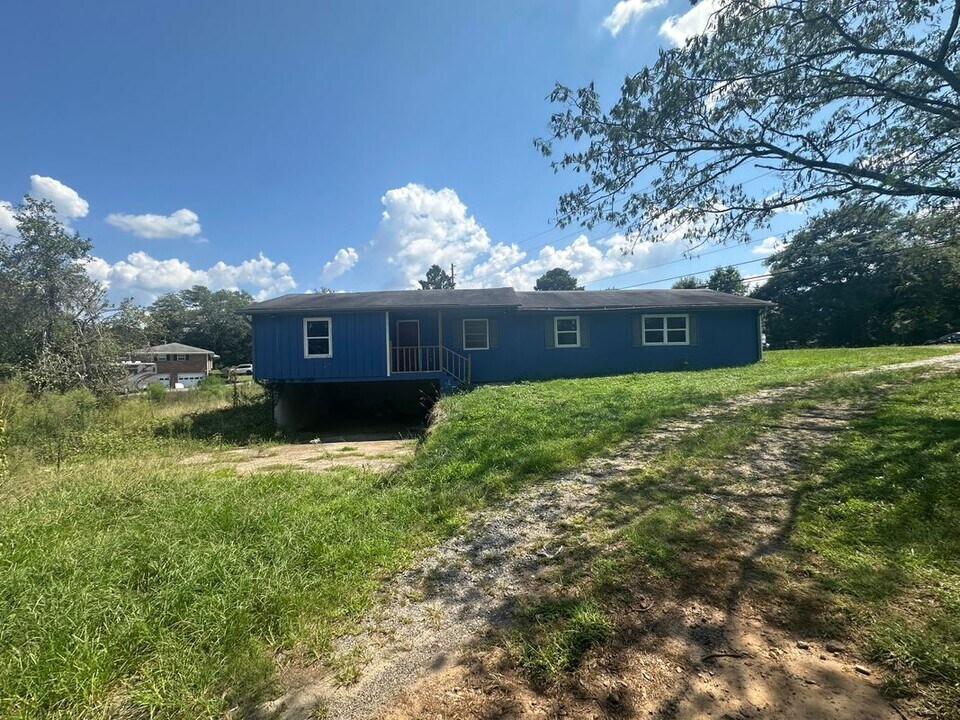 794 N Booth Rd NW in Kennesaw, GA - Building Photo