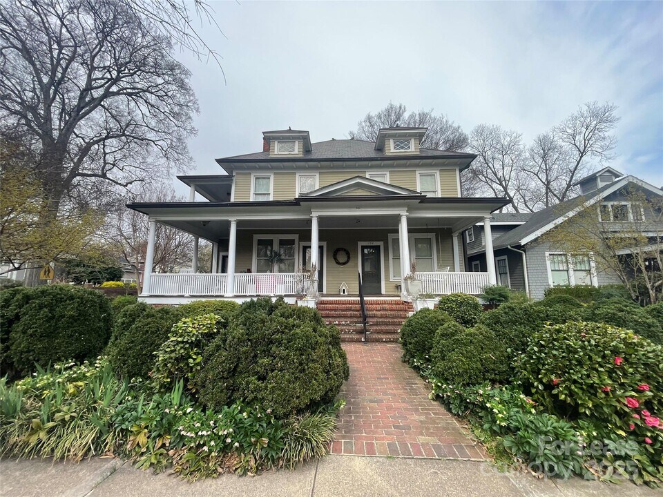 501 E Kingston Ave in Charlotte, NC - Building Photo