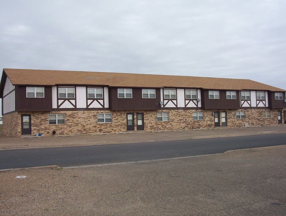 2100 Fred Daugherty Ave in Clovis, NM - Foto de edificio