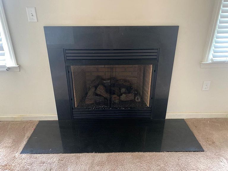 831 Edpas Rd in New Brunswick, NJ - Building Photo