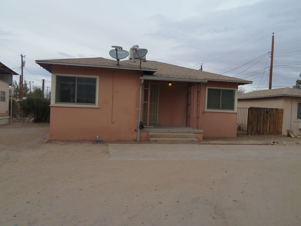 316 Waring Rd in Las Cruces, NM - Building Photo