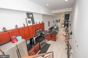 1538 Ogden St in Philadelphia, PA - Building Photo