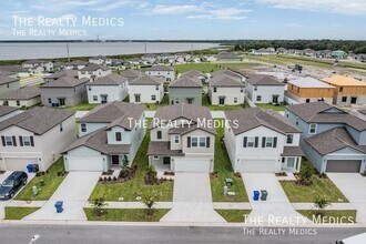 978 Hour Glass Rd in Lakeland, FL - Building Photo - Building Photo
