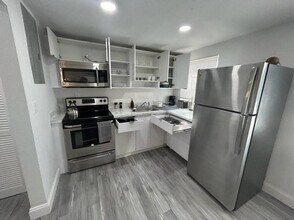 2655 SW 24th Ave in Miami, FL - Building Photo - Building Photo