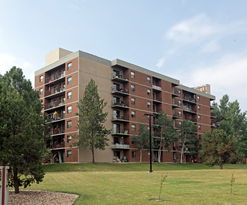 Amity Plaza Senior Housing in Littleton, CO - Foto de edificio