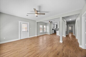 3916 Kennon St in Houston, TX - Foto de edificio - Building Photo