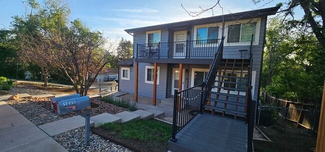 property at 1225 N Chestnut St