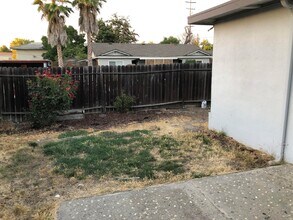 1195 Holmes Ct in Livermore, CA - Building Photo - Building Photo