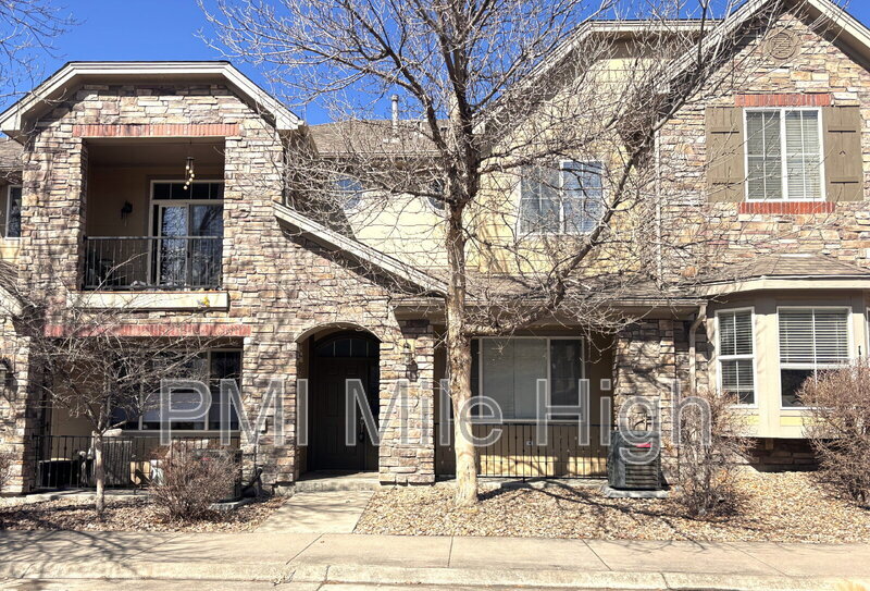 11250 Osage Cir in Northglenn, CO - Foto de edificio