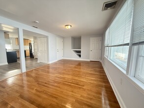 43 May St, Unit 2 in Cambridge, MA - Foto de edificio - Building Photo