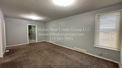 923 Cleveland St in Lansing, MI - Building Photo - Building Photo