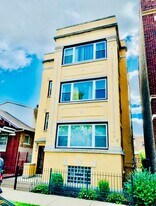 5567 W Van Buren St in Chicago, IL - Building Photo