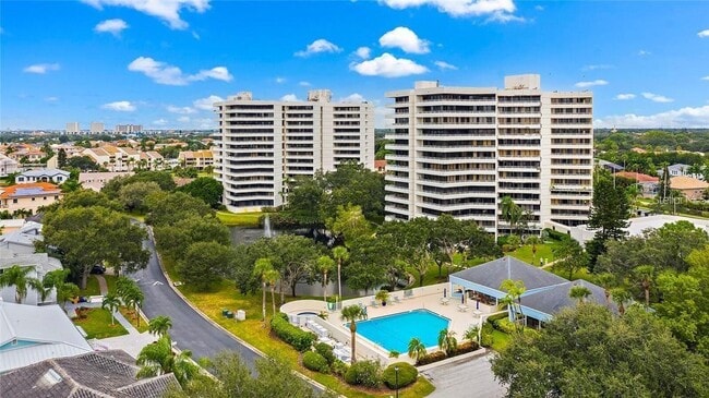 5950 Pelican Bay Plaza S in Gulfport, FL - Building Photo - Building Photo