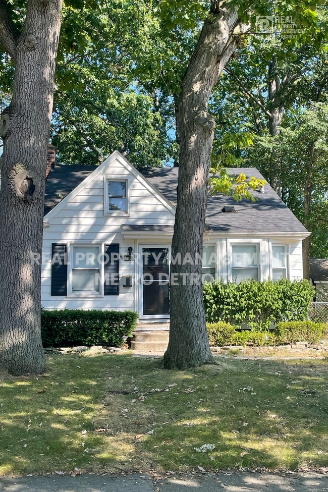 property at 1325 Cherokee Ave