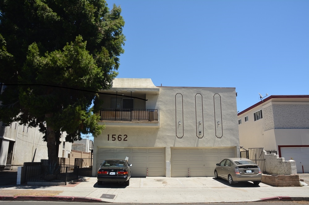 1562 Barry Ave in Los Angeles, CA - Building Photo