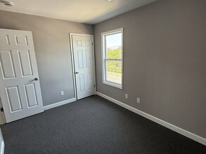 211 Sollers Point Rd in Dundalk, MD - Building Photo - Building Photo