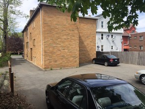 Park Road Apartments in West Hartford, CT - Building Photo - Building Photo