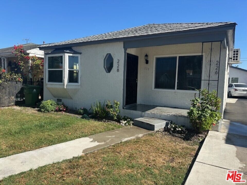 228 E 89th St in Los Angeles, CA - Building Photo