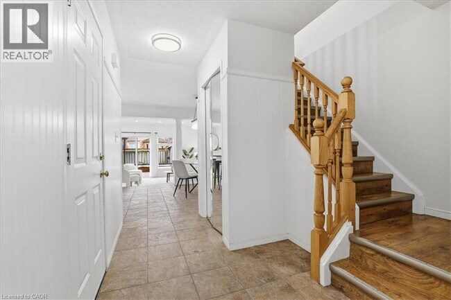 15 Maryann Price Ln in Cambridge, ON - Building Photo - Building Photo