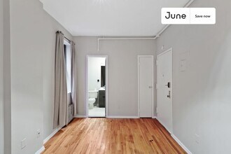 239 W 63rd St in New York, NY - Foto de edificio - Building Photo