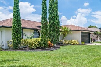 142 Monterey Way in West Palm Beach, FL - Building Photo - Building Photo