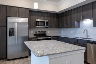Campanile on Minimax in Houston, TX - Foto de edificio - Interior Photo