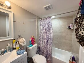 327 Whiton St in Jersey City, NJ - Building Photo - Building Photo
