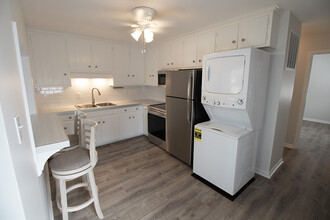 302 N Cedar St, Unit B in Greensboro, NC - Building Photo - Building Photo