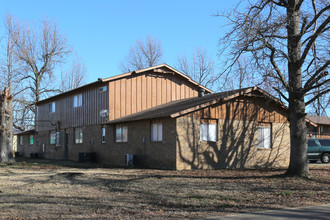 The Oaks in Springdale, AR - Foto de edificio - Building Photo