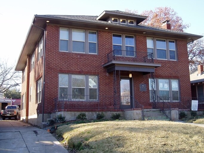 1007 N Madison Ave in Dallas, TX - Building Photo