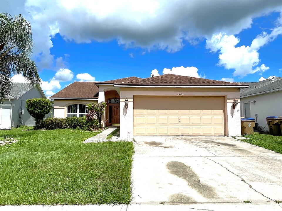 2485 Hybrid Dr in Kissimmee, FL - Building Photo