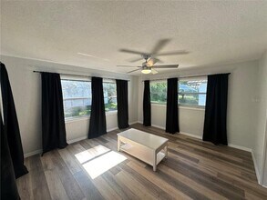 612 Stanley Ave in Wildwood, FL - Building Photo - Building Photo