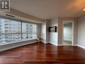 135 Village Green Square in Toronto, ON - Building Photo - Building Photo