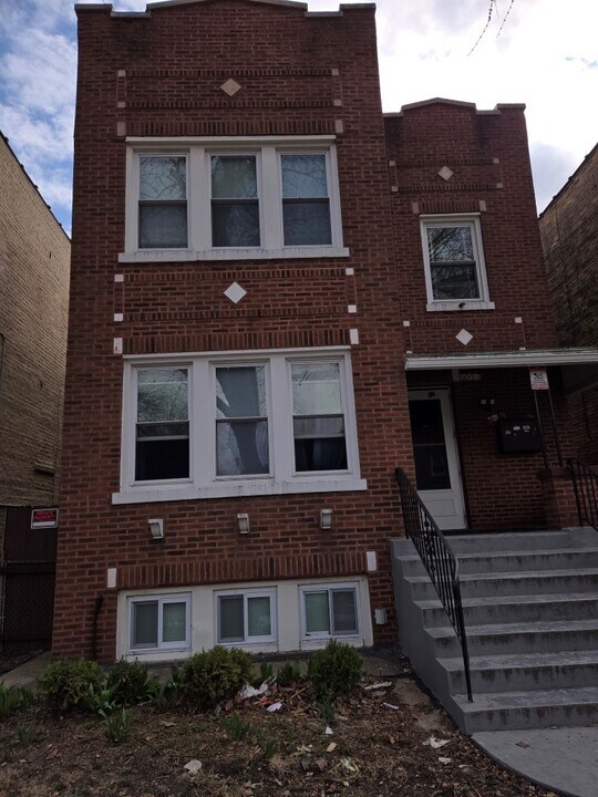 5053 W Deming Pl in Chicago, IL - Building Photo