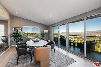 7191 Pacific View Dr in Los Angeles, CA - Building Photo - Building Photo