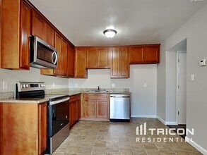 10072 Zodiac Ct in Sacramento, CA - Building Photo - Building Photo