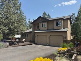 1126 NW Knoxville Blvd in Bend, OR - Building Photo