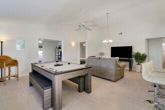 125 Arrowhead Cir in Jupiter, FL - Building Photo - Building Photo